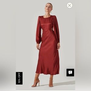 ASTR the label QUINN CUTOUT LONG SLEEVE MIDI DRESS XS in Brick